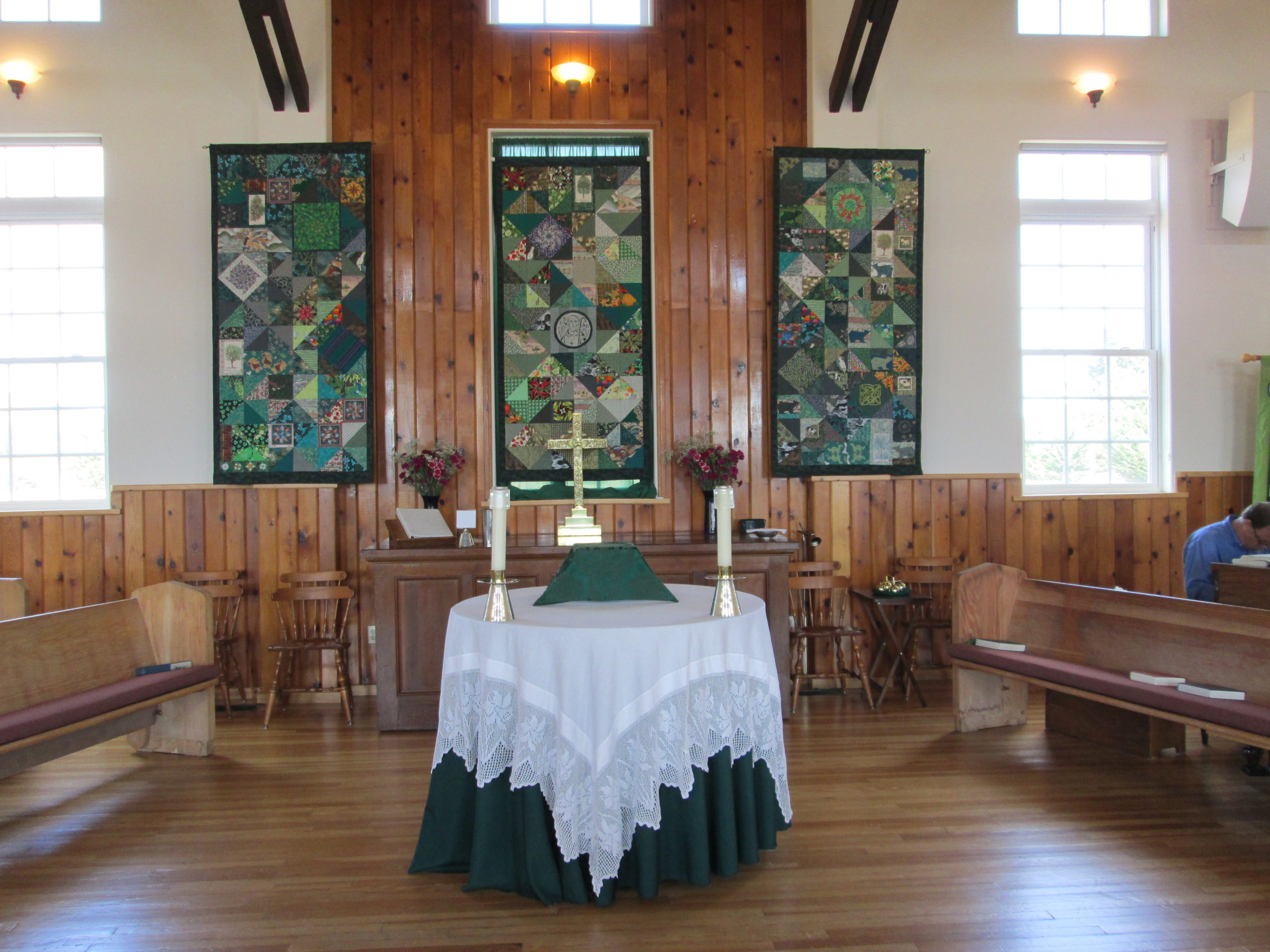 stbgreenaltar St Benedict's Episcopal Church